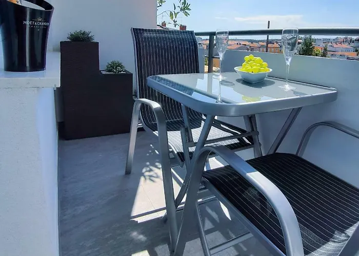 Center 4 Two Пула